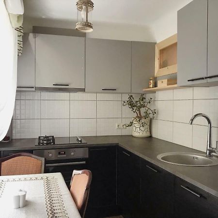 P Stradina Street 17 Appartement Ventspils Buitenkant foto