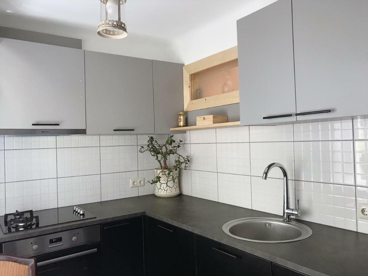 P Stradina Street 17 Appartement Ventspils Buitenkant foto